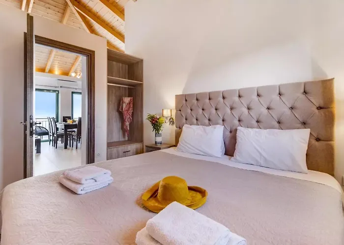 Blue View * Tsoukaládhes