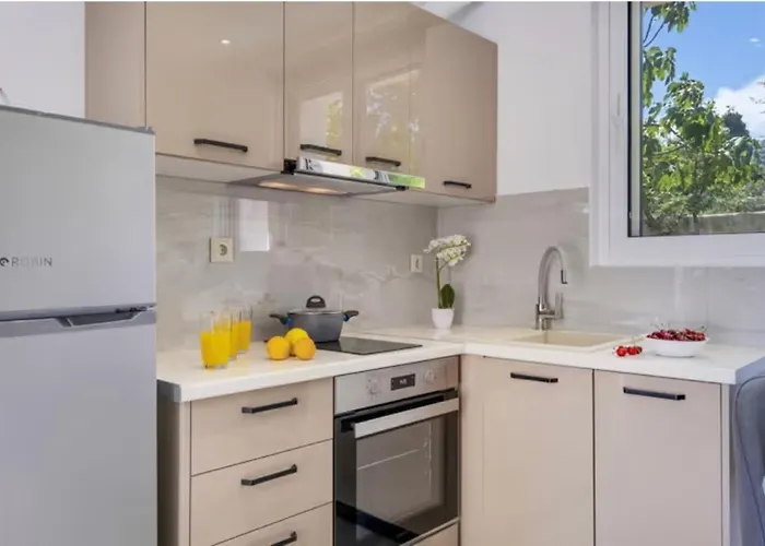 Blue View * Tsoukaládhes