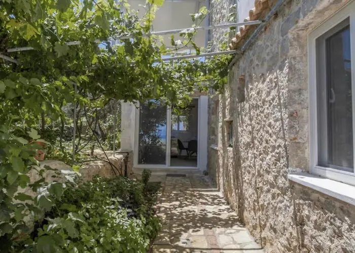 Blue View Tsoukaládhes