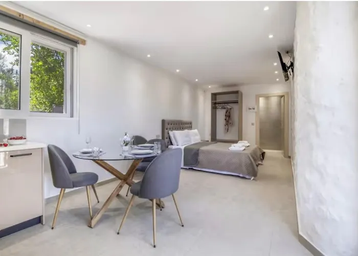 Blue View * Tsoukaládhes